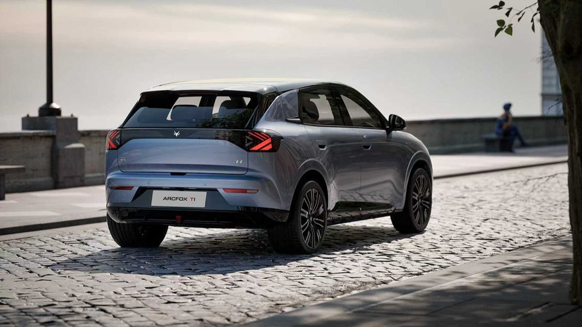 Arcfox T1 — Hatch/Crossover Compacto